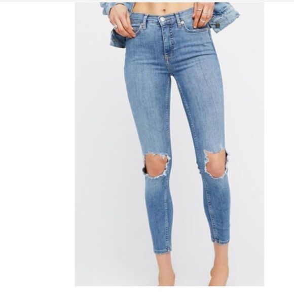Free People Light Wash Busted Knee Destroyed Skinny Jeans Size 30 High Rise - Picture 1 of 16
